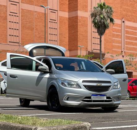 CHEVROLET ONIX 1.0 MPFI JOY 8V FLEX 4P MANUAL